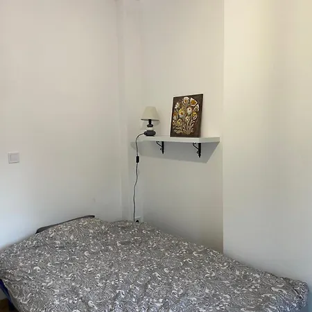 Trendy And Stylish In Centre For Business And Leisure Apartment *